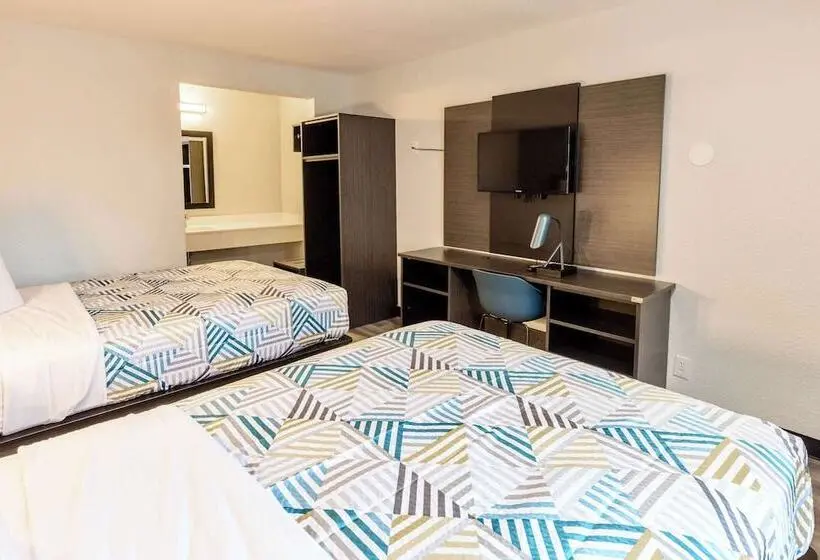 Motel 6carlsbad, Ca  East Near Legoland