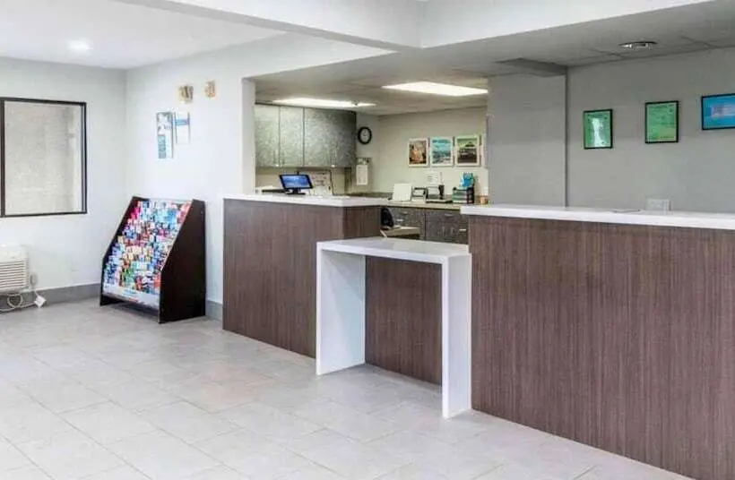 Motel 6carlsbad, Ca  East Near Legoland