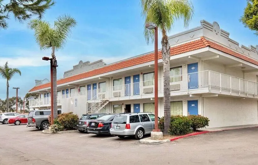 Motel 6carlsbad, Ca  East Near Legoland