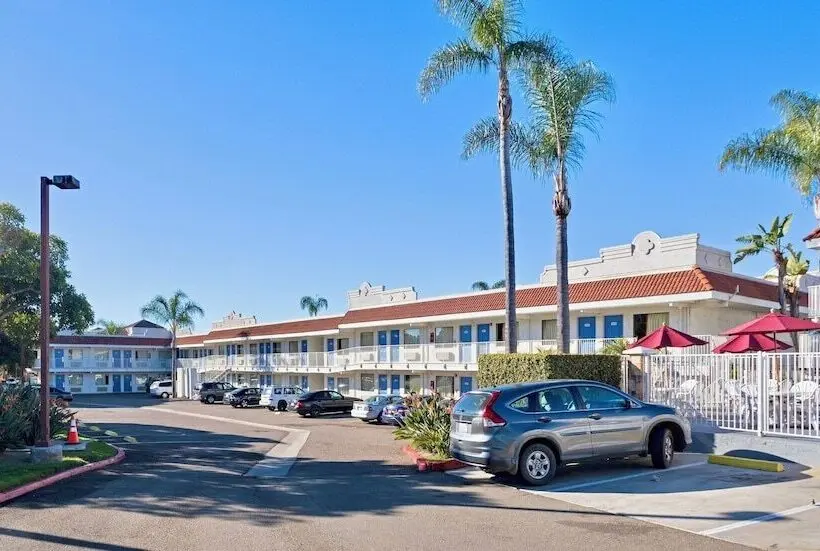Motel 6carlsbad, Ca  East Near Legoland