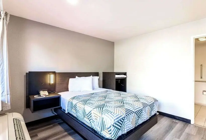 Motel 6carlsbad, Ca  East Near Legoland