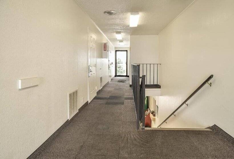 Motel 6 Saint Joseph, Mo