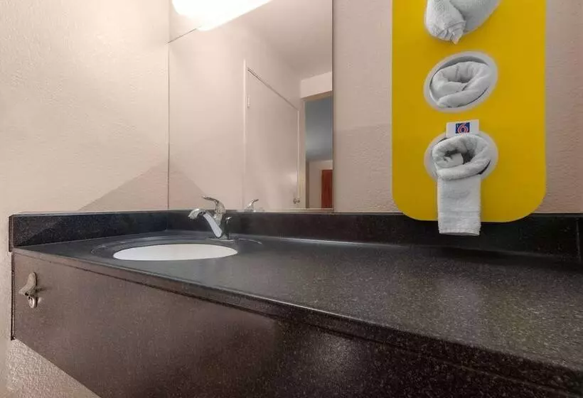 Motel 6 Saint Joseph, Mo