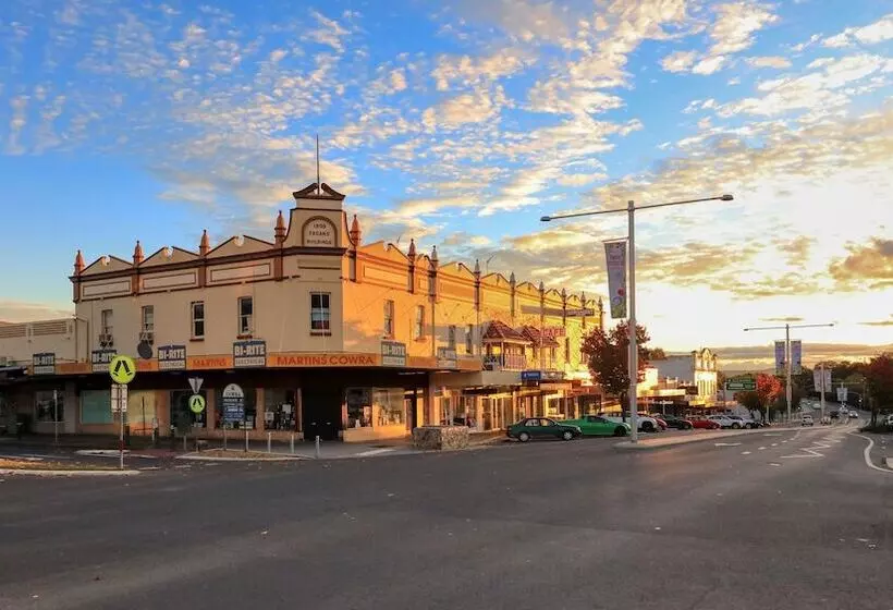 مُتل Cowra Motor Inn