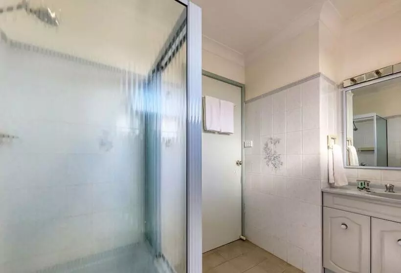 مُتل Cowra Motor Inn