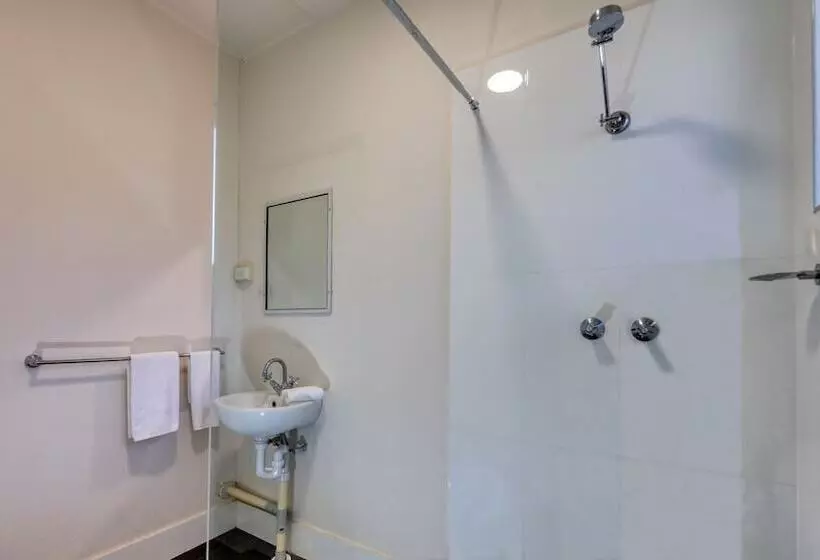 مُتل Cowra Motor Inn