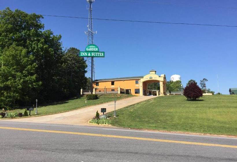 فندق على الطريق Garden Inn & Suites