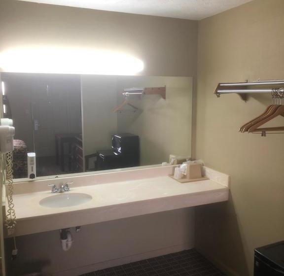 فندق على الطريق Garden Inn & Suites