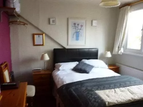 ペンション Ferndale House