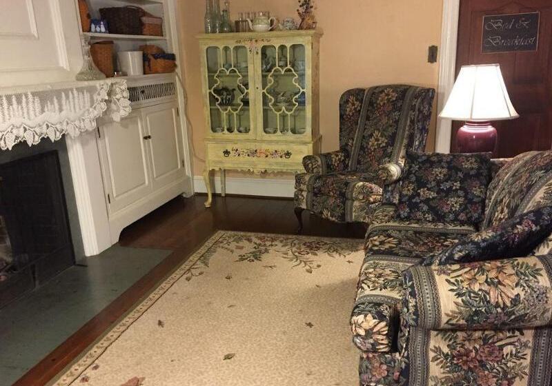 Red Lion Bed & Breakfast