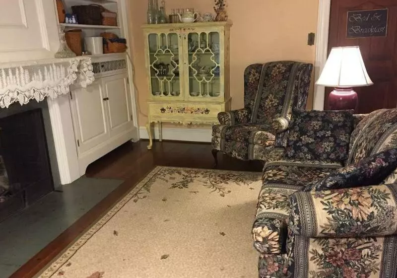 Red Lion Bed & Breakfast