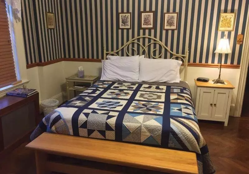 Red Lion Bed & Breakfast