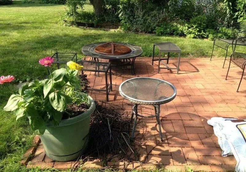 Red Lion Bed & Breakfast