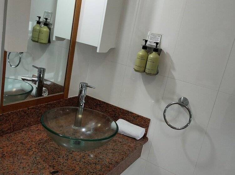 Ayr Traveller S Motel