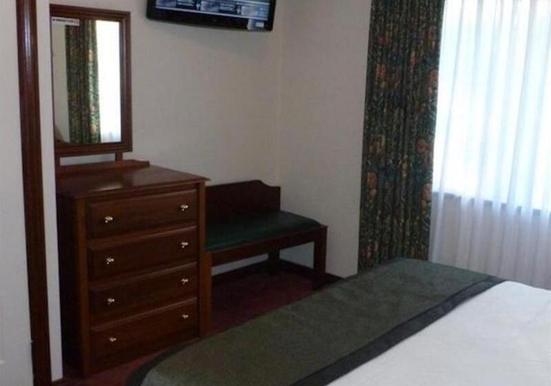 فندق Adamsons Riverside Accommodation