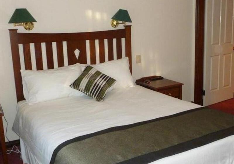 فندق Adamsons Riverside Accommodation