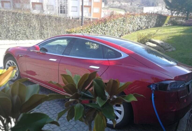 Отель Aguiar Da Pena