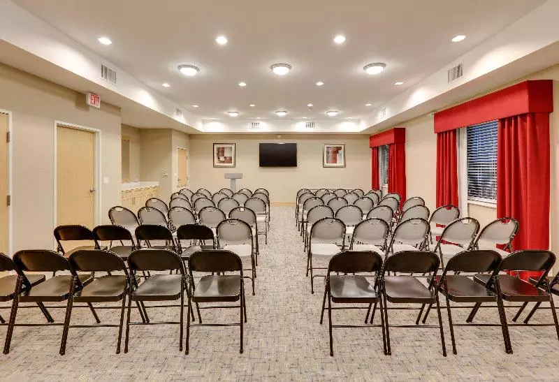 ホテル Holiday Inn Express & Suites San Antonio Brooks City Base, An Ihg
