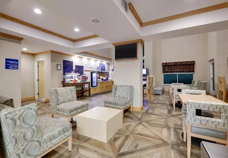 ホテル Holiday Inn Express & Suites San Antonio Brooks City Base, An Ihg