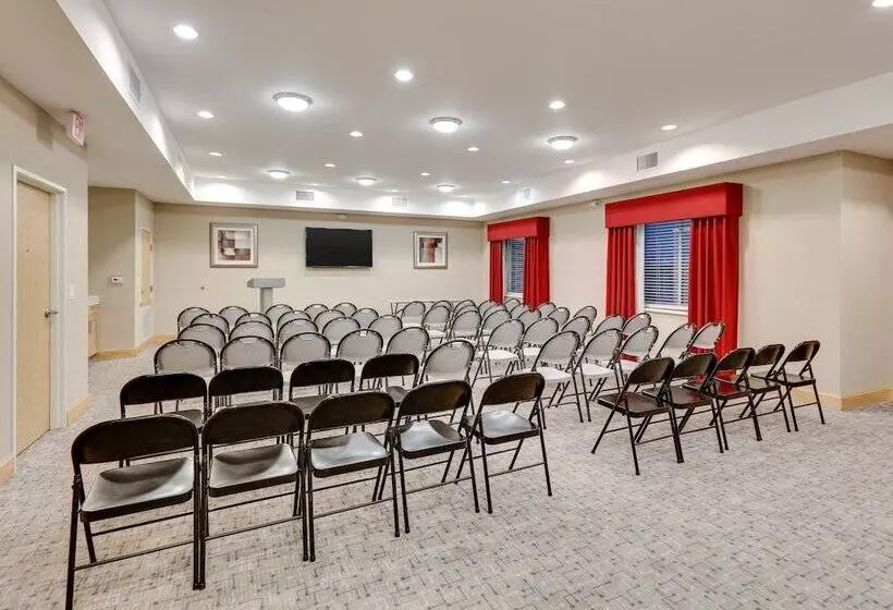 ホテル Holiday Inn Express & Suites San Antonio Brooks City Base, An Ihg