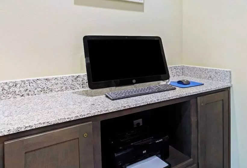 هتل La Quinta By Wyndham Paducah