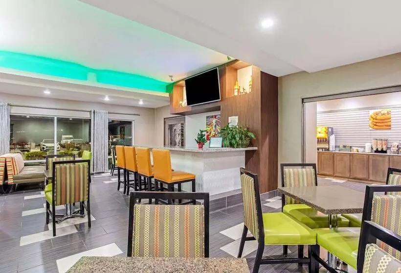 هتل La Quinta By Wyndham Paducah