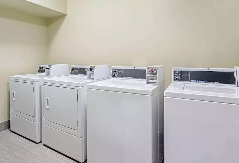 هتل La Quinta By Wyndham Paducah