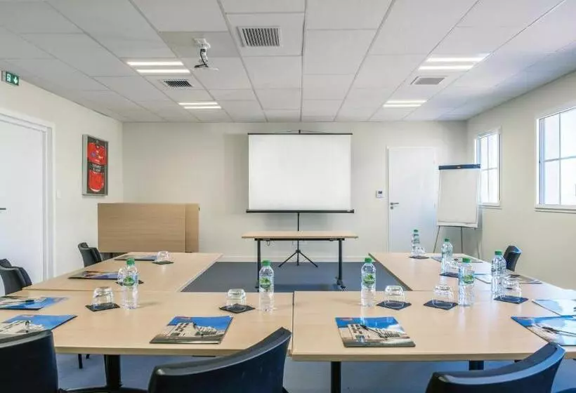 Отель Les Flots Hôtel Et Restaurant Face à L Océan Châtelaillon Plage