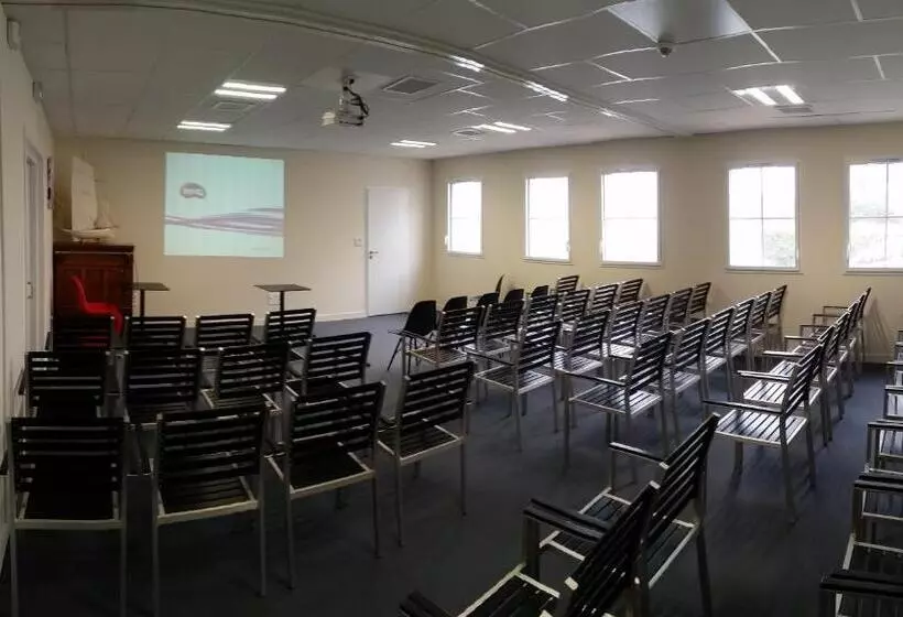 Отель Les Flots Hôtel Et Restaurant Face à L Océan Châtelaillon Plage