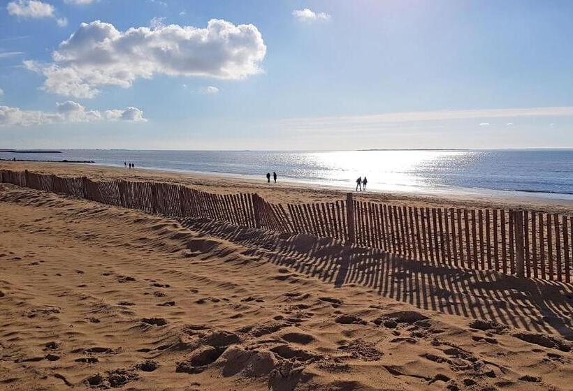 فندق Les Flots   Hôtel Et Restaurant Face à L Océan   Châtelaillon Plage