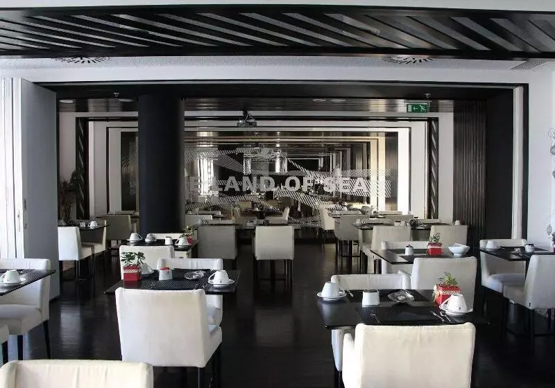 Hotel Macarico Beach