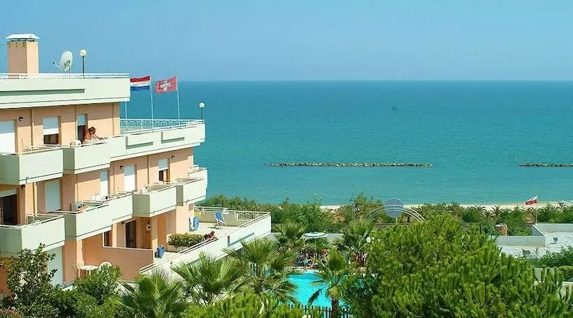 Отель Residence Club Azzurro