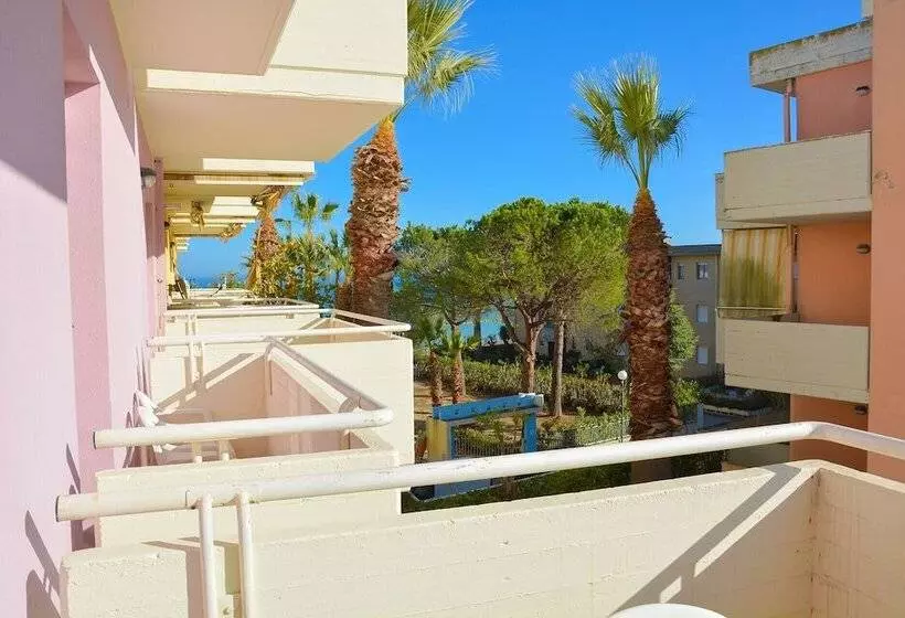 Отель Residence Club Azzurro