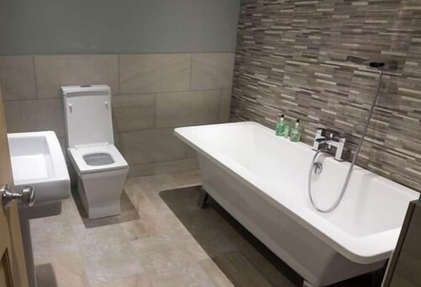 בית מלון כפרי The Red Pump Inn