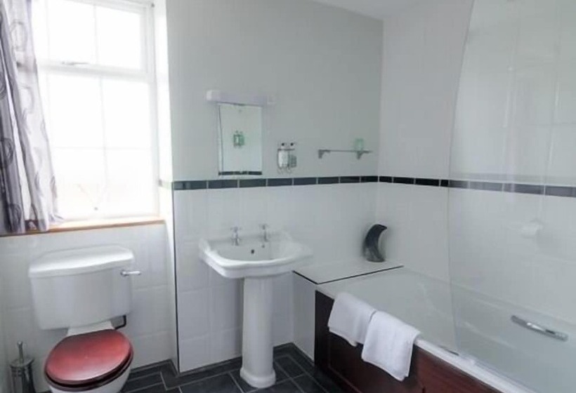 בית מלון כפרי The Red Pump Inn