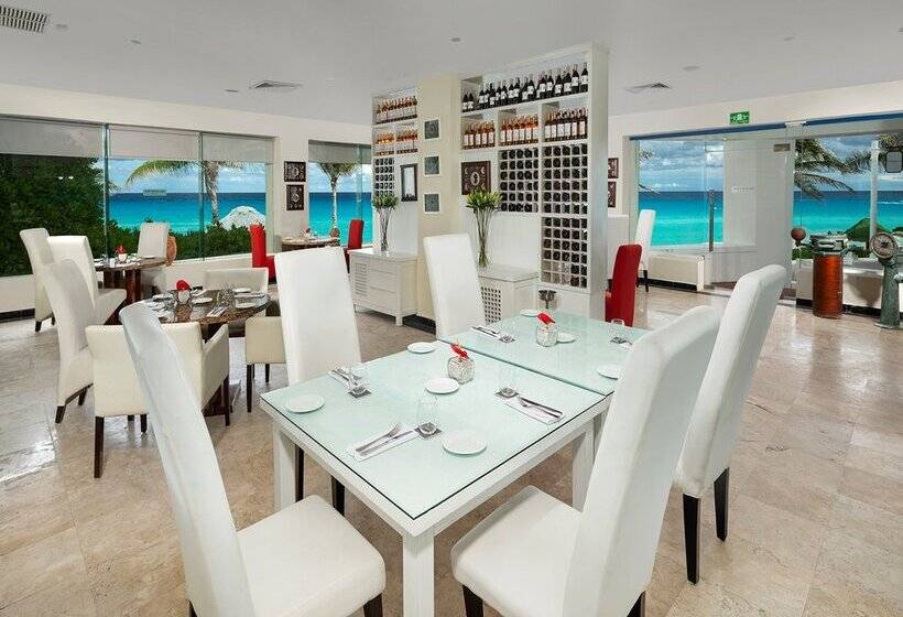 منتجع The Pyramid Cancun