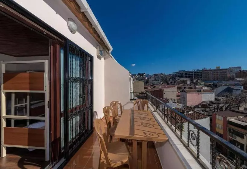 Taksim City Ivy Hostel