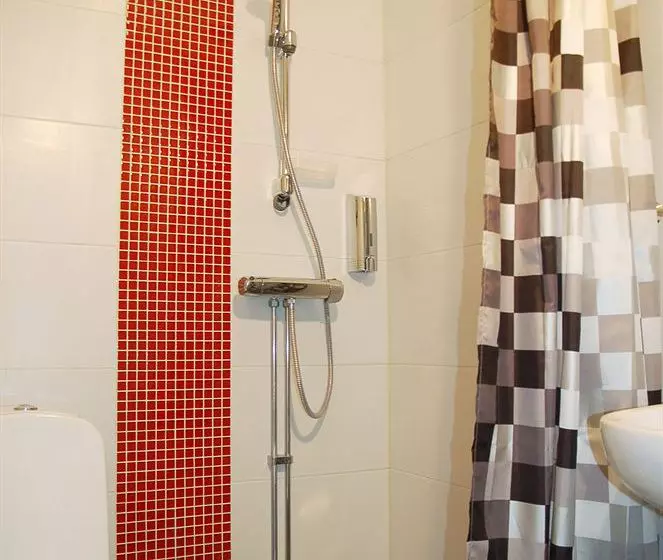 ホテル Bokloster Villal