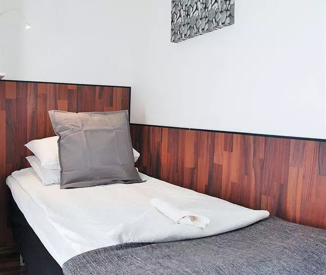 ホテル Bokloster Villal