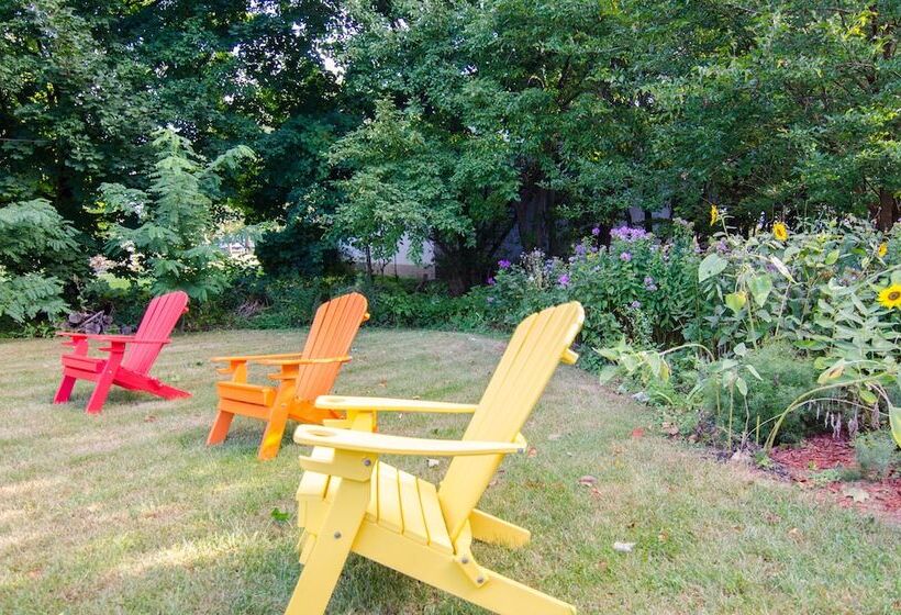 Bed and Breakfast Heart Of The Village Inn