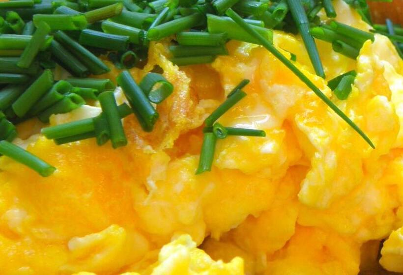 Bed and Breakfast Heart Of The Village Inn