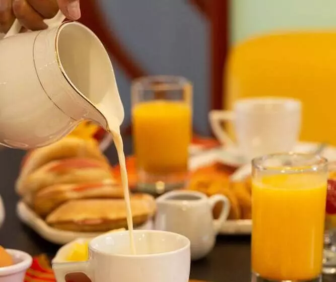 مسافرخانه Serra Nova