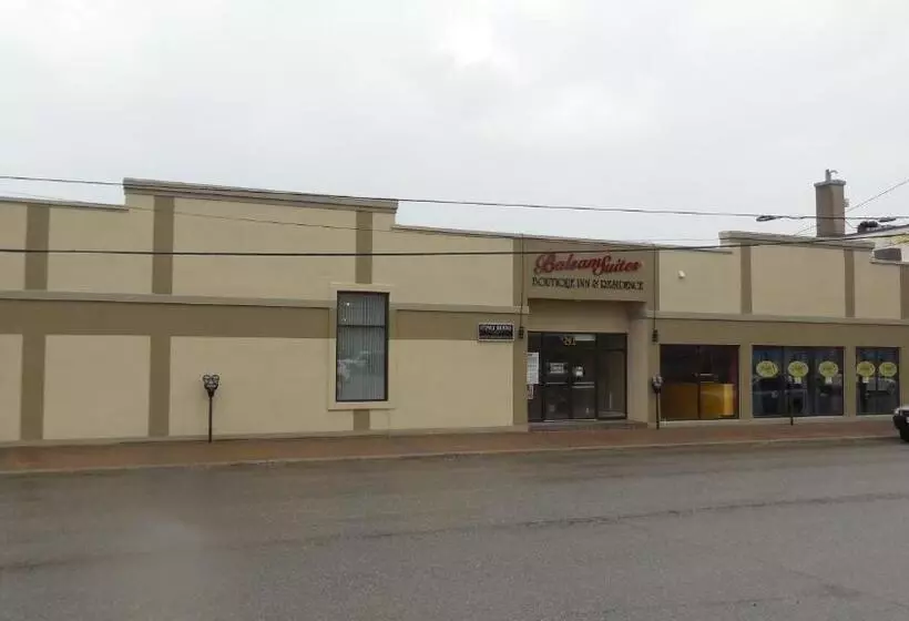 ホテル Balsam Suites Boutique Inn & Residence