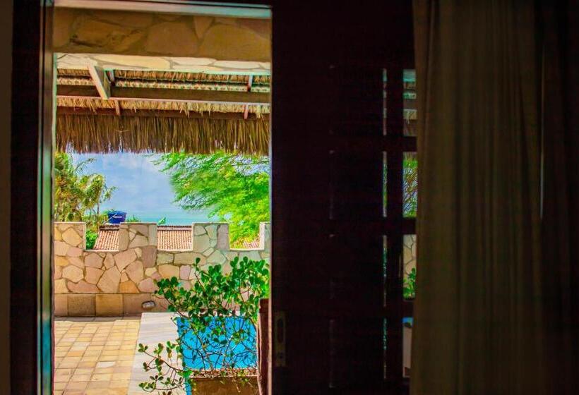 هتل Castelo Beach