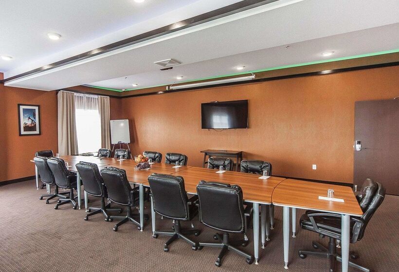 호텔 The Kanata Bonnyville