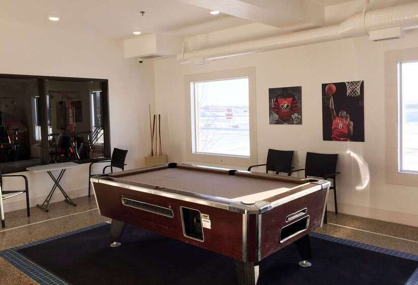 호텔 The Kanata Bonnyville