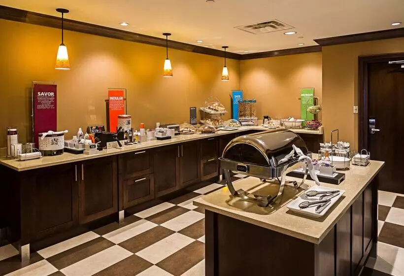 فندق Hampton Inn By Hilton Ottawa Airport, On, Cn