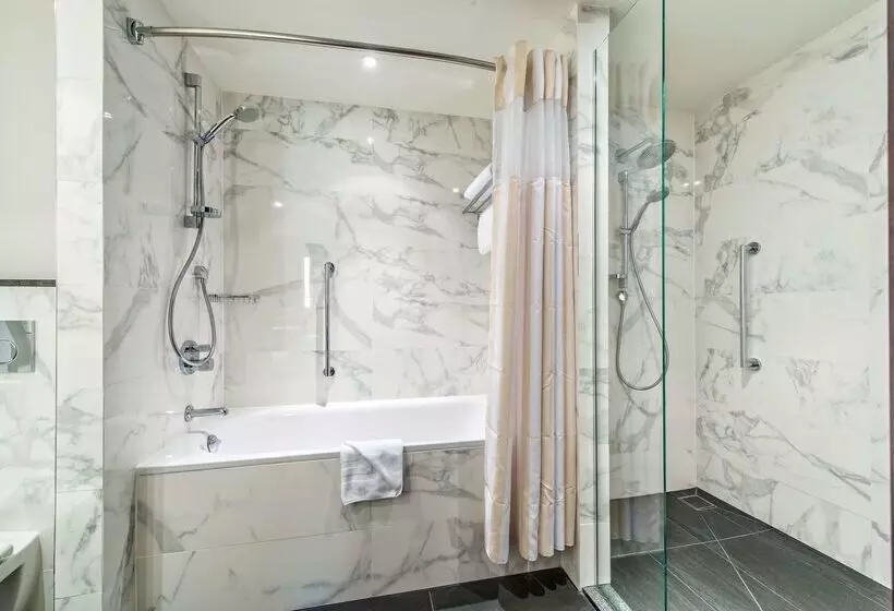 酒店 Hilton Garden Inn Krakow Airport