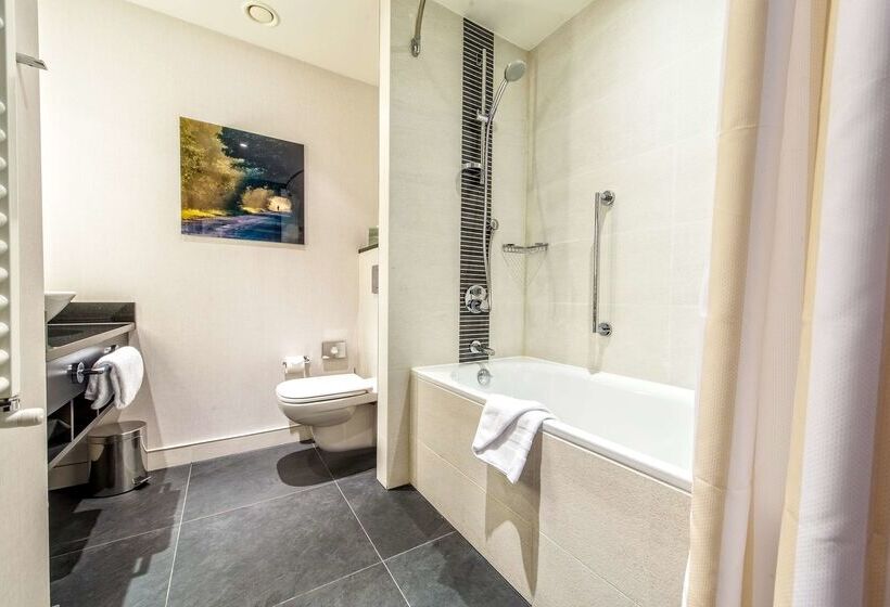 فندق Hilton Garden Inn Krakow Airport