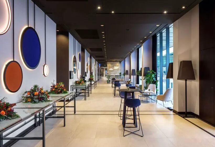 酒店 Hilton Garden Inn Krakow Airport